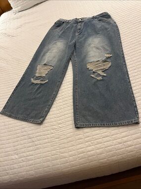 Wide-Leg Distressed Denim Jeans - Light Blue